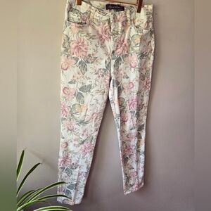Gloria Vanderbilt Amanda High Rise Floral Tapered Jeans sz 6